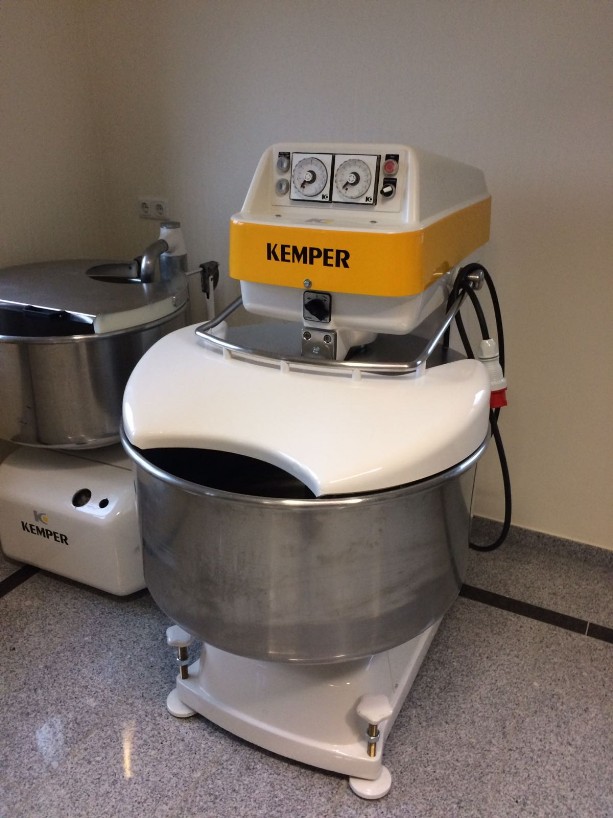 Spiralkneter Kemper SP 75 = 120 Kg. Teig